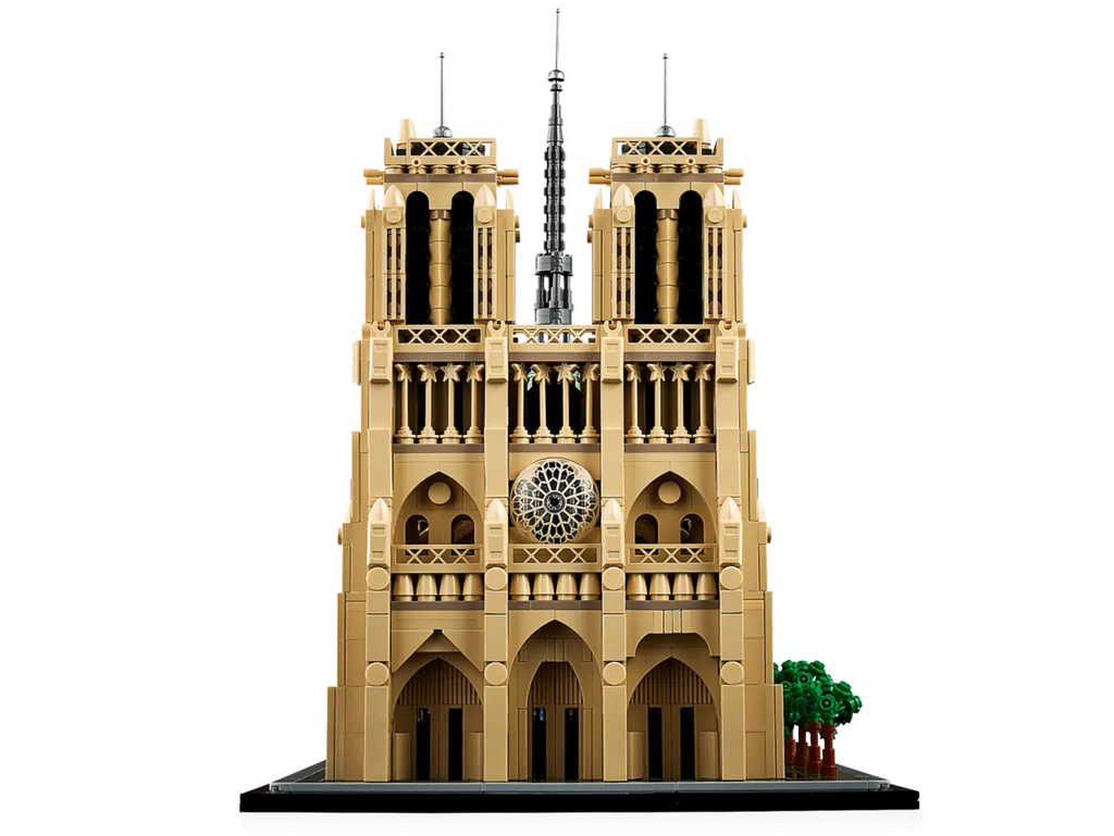 LEGO architectuurset Notre-Dame van Parijs 21061 met gedetailleerde weergave van de iconische torens en gotische architectuur van de beroemde Parijse kathedraal